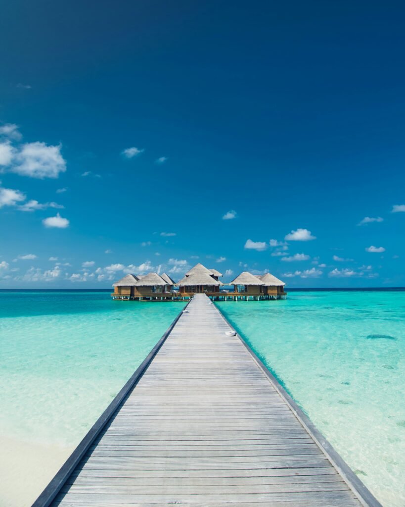 vista de cabañas overwater en Maldivas